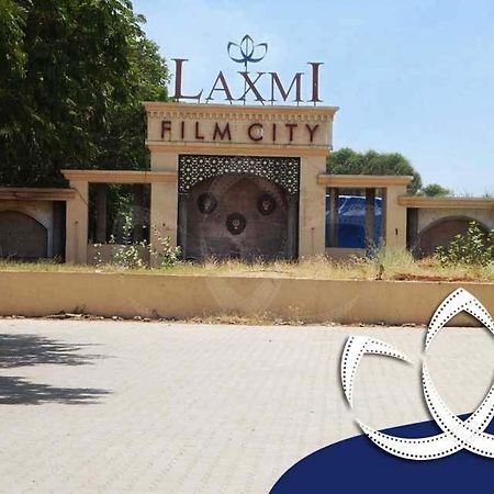 Laxmi Film City Resort Vadodara Bagian luar foto