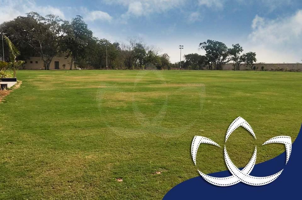Laxmi Film City Resort Vadodara Bagian luar foto