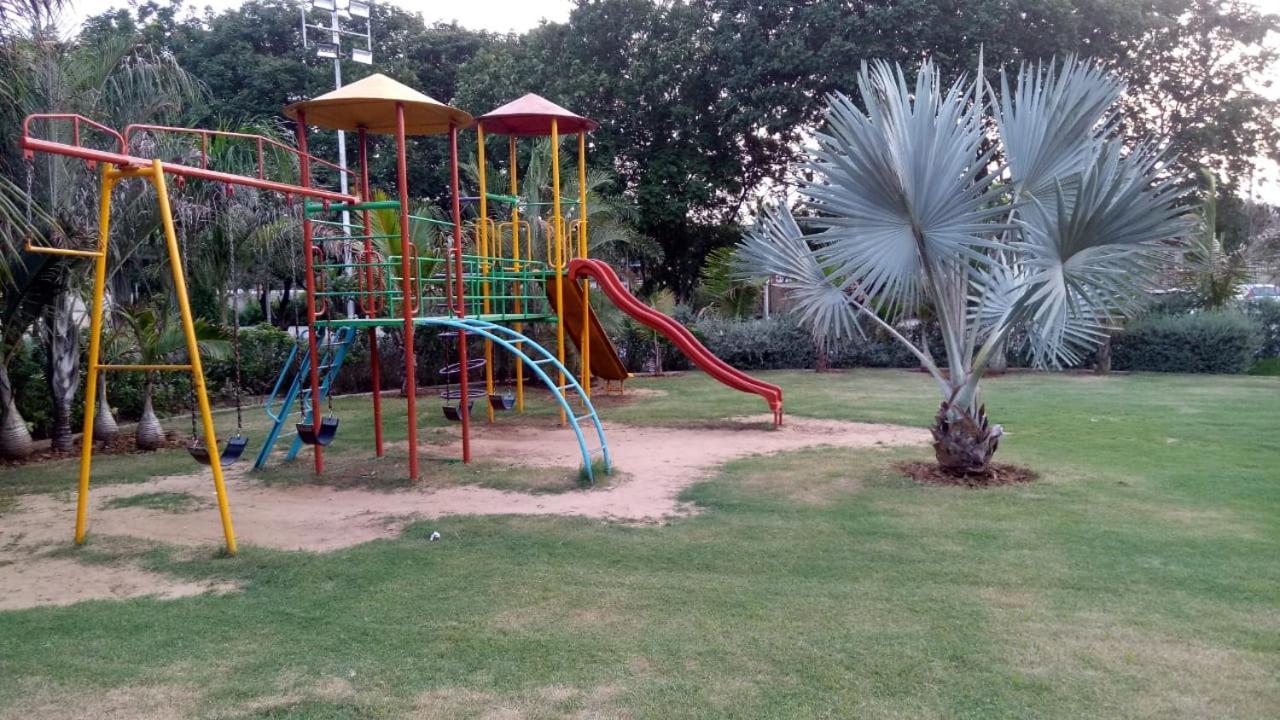 Laxmi Film City Resort Vadodara Bagian luar foto